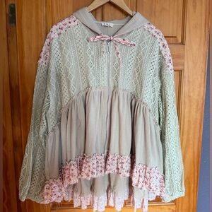 POL Lace Knit Tunic Style Top with Pink Floral Tie ~ Large